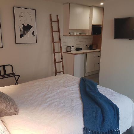 Modern, Private And Close To Town. Albury Exteriör bild