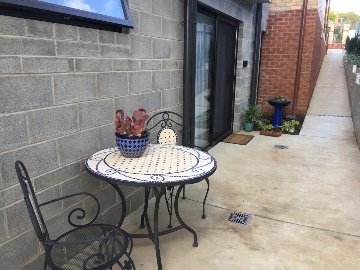 Modern, Private And Close To Town. Albury Exteriör bild